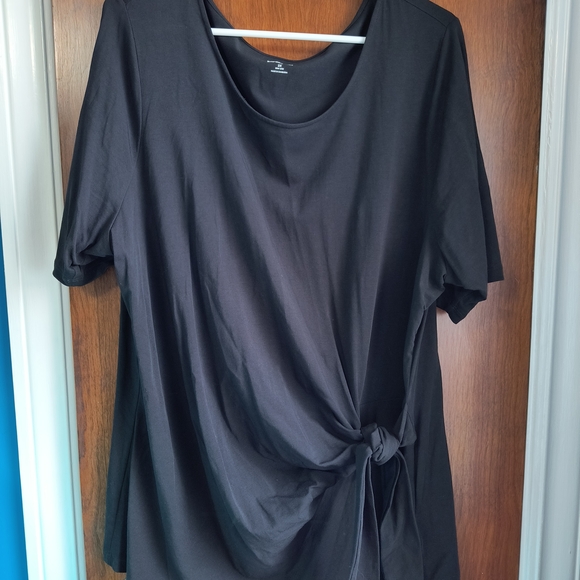 Lands' End Tops - SUNDAY SALE $12 ❤️💋Lands' End Black Short Sleeve Knot Front Top